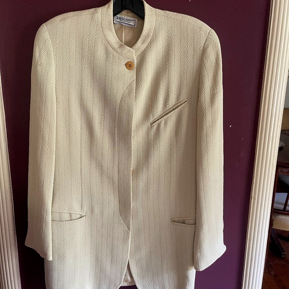 Giorgio Armani suit - Picture 1 of 4